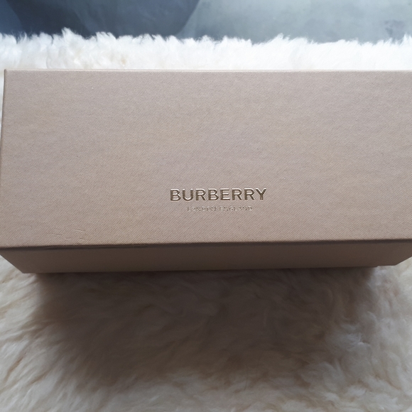 💯Authentic Burberry B 3108 BNIB sunglasses - Picture 9 of 15